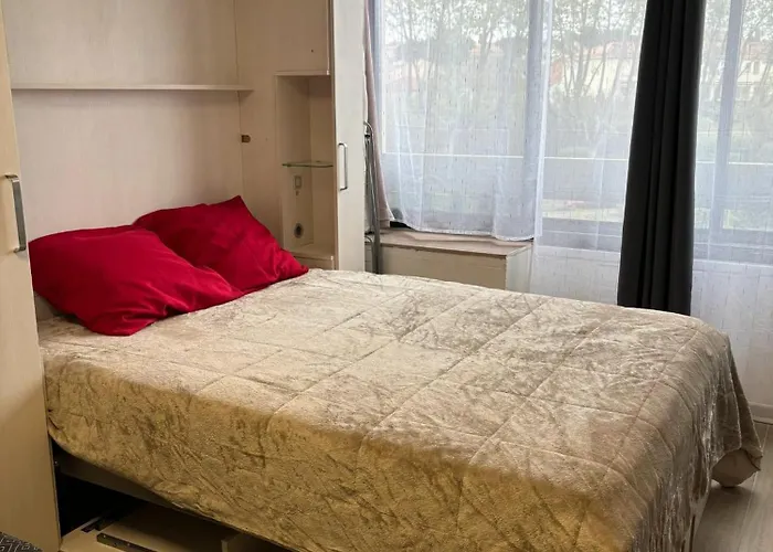 A Avec Piscine Commune - 30 M² *