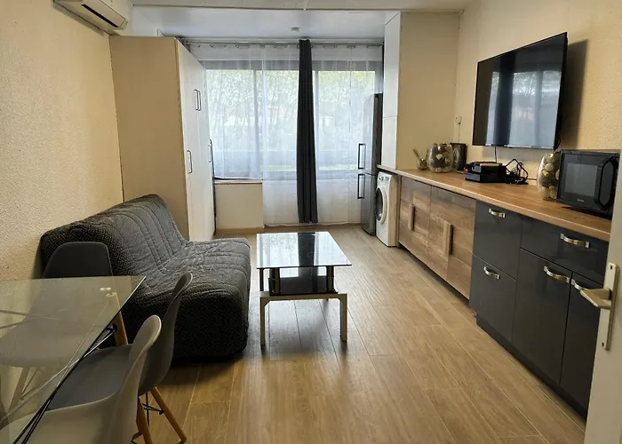 A Avec Piscine Commune - 30 M² Fréjus