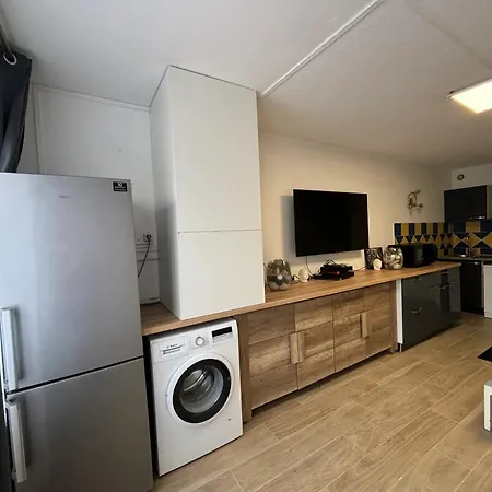 A Avec Piscine Commune - 30 M² *