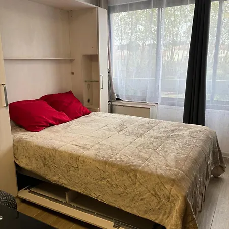 A Avec Piscine Commune - 30 M² *