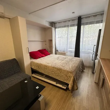 à Avec Piscine Commune - 30 M² Apartamento