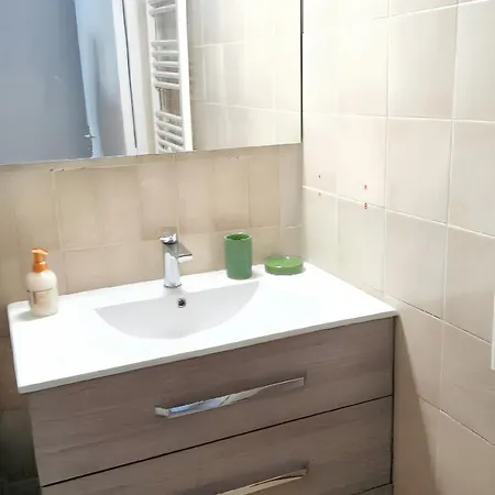 Апартаменты A Avec Piscine Commune - 30 M² Фрежюс