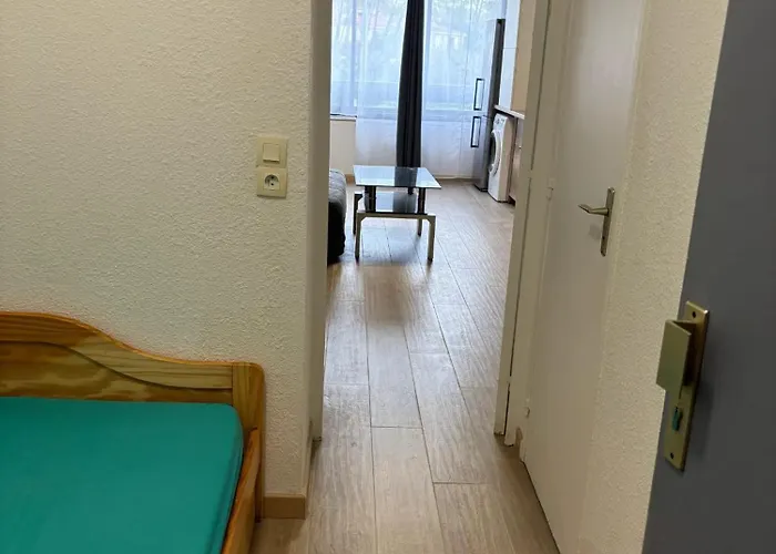 à Avec Piscine Commune - 30 M² Appartement