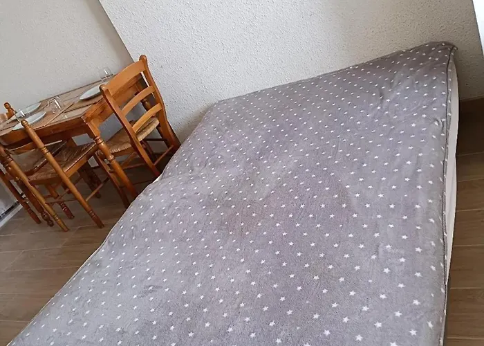 à Avec Piscine Commune - 30 M² Fréjus