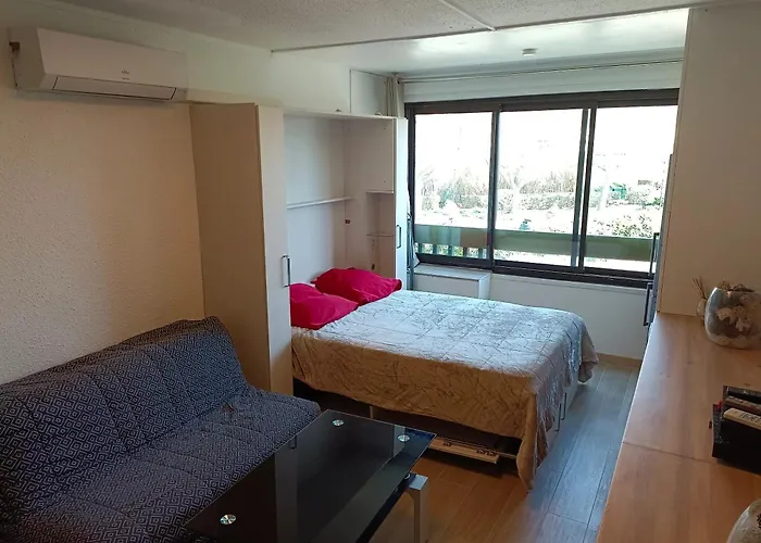 à Avec Piscine Commune - 30 M² Appartement *